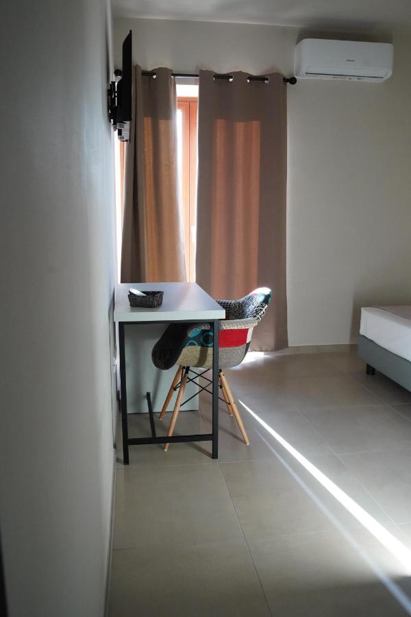 Rosy'S Rooms Patrica Exterior foto